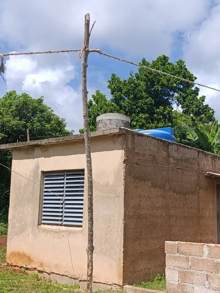 Casa nueva de cemento de Yosvani